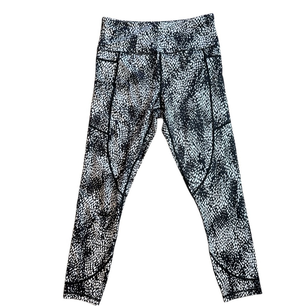 ZYIA 7/8 LIGHT N TIGHT- black viper pocket leggings- 8-10